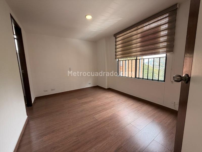 Spacious 3BR Apartment in Manila - 6
