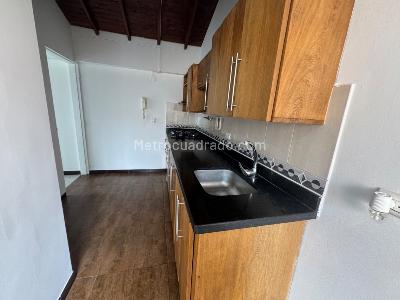Apartamento en venta en Loma De Los Bernal, Medellín · foto 6 de 19