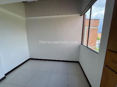 Apartamento en venta en Loma De Los Bernal, Medellín · foto 19 de 19