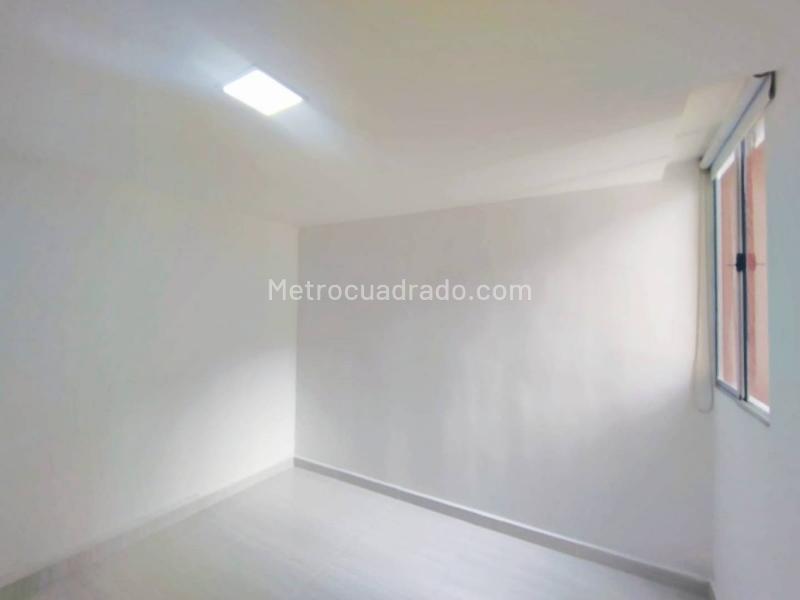 Piso – Bello, Altos de Niquía - Más