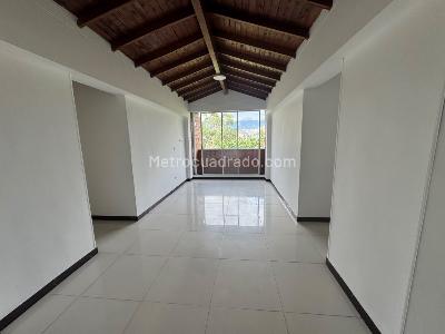 Apartamento en venta en Loma De Los Bernal, Medellín · foto 3 de 19