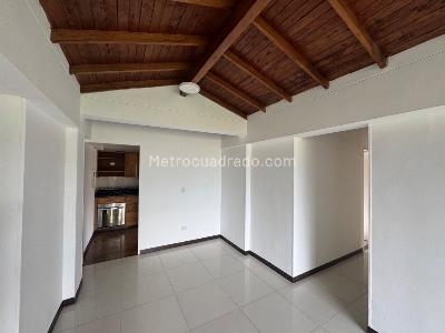 Apartamento en venta en Loma De Los Bernal, Medellín · foto 7 de 19