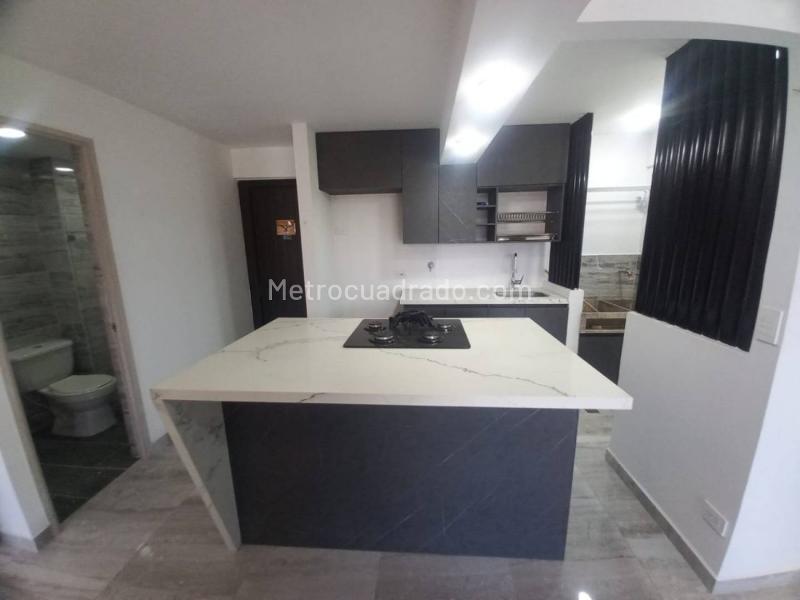 Acogedor Apartamento de 3 Alcobas con Balcón en Machado