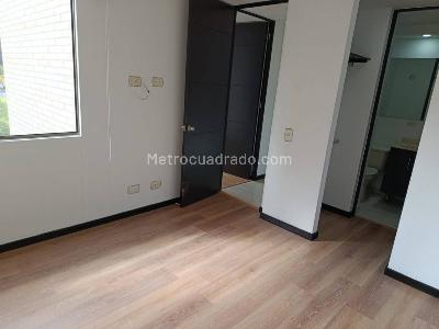 Apartamento de 3 alcobas en arriendo en Loma De Los Gonzalez, Medellín, 78 m² · foto 11 de 14