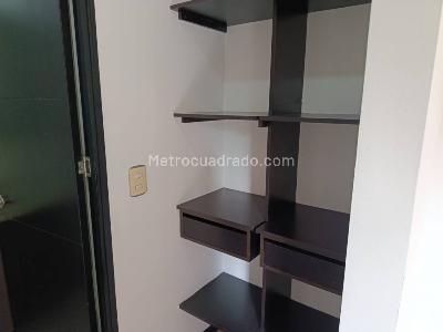 Apartamento de 3 alcobas en arriendo en Loma De Los Gonzalez, Medellín, 78 m² · foto 12 de 14