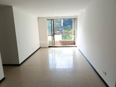 Apartamento de 3 alcobas en arriendo en Loma De Los Gonzalez, Medellín, 78 m² · foto 2 de 14