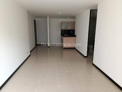 Apartamento de 3 alcobas en arriendo en Loma De Los Gonzalez, Medellín, 78 m² · foto 3 de 14