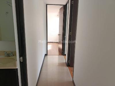 Apartamento de 3 alcobas en arriendo en Loma De Los Gonzalez, Medellín, 78 m² · foto 4 de 14