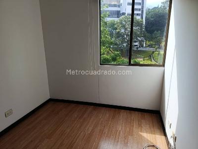 Apartamento de 3 alcobas en arriendo en Loma De Los Gonzalez, Medellín, 78 m² · foto 6 de 14