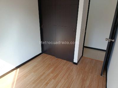 Apartamento de 3 alcobas en arriendo en Loma De Los Gonzalez, Medellín, 78 m² · foto 8 de 14