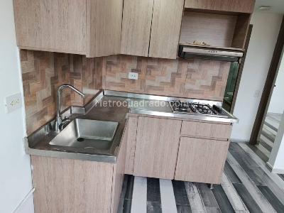 Apartaestudio en arriendo en Pajarito, Medellín, 35 m² · foto 2 de 11