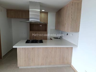 Apartamento en arriendo en Las Palmas, Medellín · foto 2 de 13