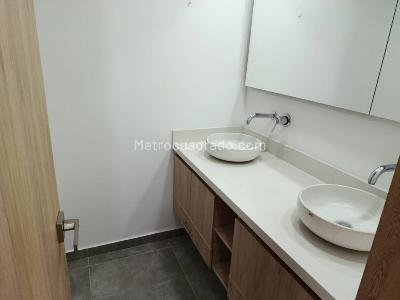Apartamento en arriendo en Las Palmas, Medellín · foto 8 de 13