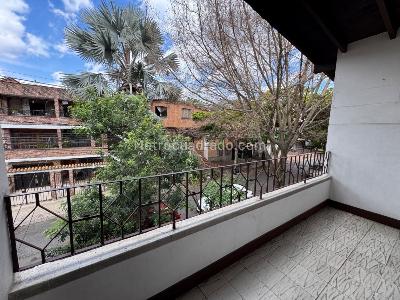 Casa de 4 alcobas en venta en San Javier, Medellín, 160 m² · foto 2 de 14