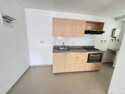 Apartamento de 3 alcobas en venta en Parque, Sabaneta, 72 m² · foto 3 de 20