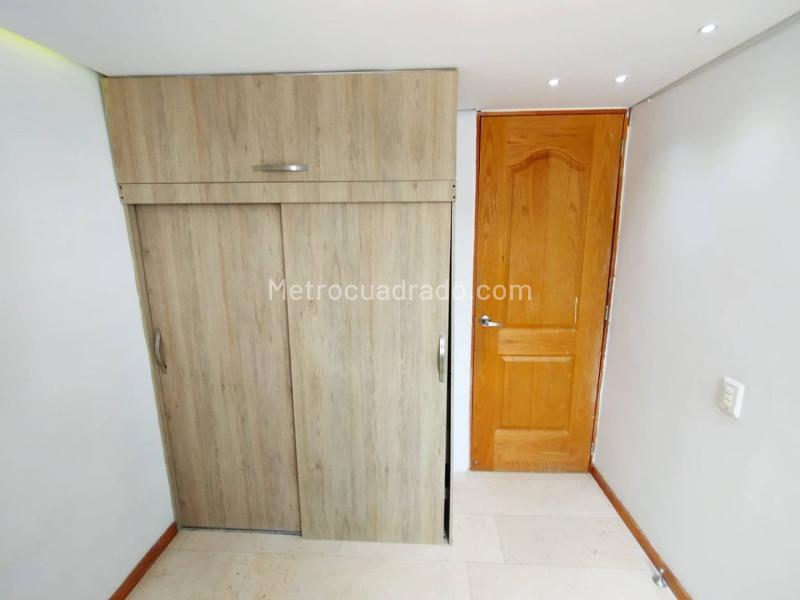 Piso – Bello, Altos de Niquía - Más