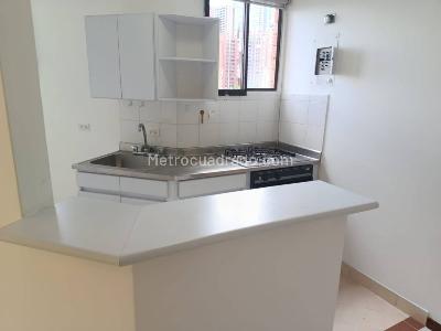 Apartaestudio en arriendo en Manila, Medellín, 54 m² · foto 2 de 11