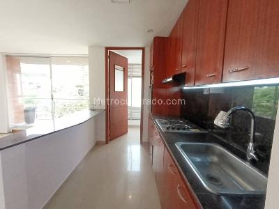 Apartamento de 2 alcobas en arriendo en Parque Poblado, Medellín, 85 m² · foto 2 de 19