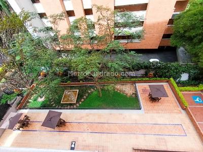 Apartamento de 2 alcobas en arriendo en Parque Poblado, Medellín, 85 m² · foto 18 de 19