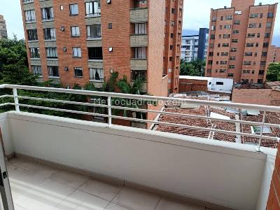 Apartamento de 3 alcobas en arriendo en Los Colores, Medellín, 90 m² · foto 12 de 14