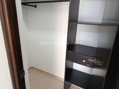 Apartamento de 3 alcobas en arriendo en Los Colores, Medellín, 90 m² · foto 8 de 14