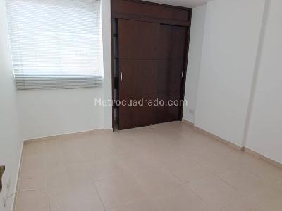 Apartamento de 3 alcobas en arriendo en Los Colores, Medellín, 90 m² · foto 9 de 14