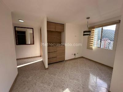 Apartamento de 3 alcobas en arriendo en Loma De Los Bernal, Medellín, 88 m² · foto 11 de 20