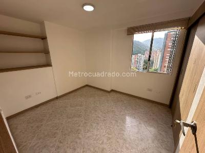 Apartamento de 3 alcobas en arriendo en Loma De Los Bernal, Medellín, 88 m² · foto 12 de 20