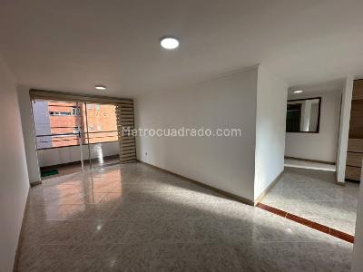 Apartamento de 3 alcobas en arriendo en Loma De Los Bernal, Medellín, 88 m² · foto 14 de 20