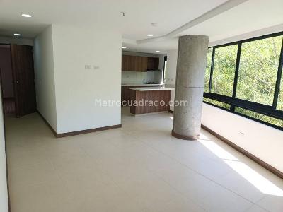 Apartaestudio en arriendo en Loma Del Indio, Medellín, 59 m² · foto 2 de 8