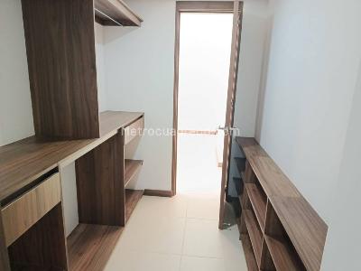 Apartaestudio en arriendo en Loma Del Indio, Medellín, 59 m² · foto 7 de 8