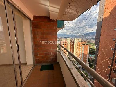 Apartamento de 3 alcobas en arriendo en Loma De Los Bernal, Medellín, 88 m² · foto 17 de 20