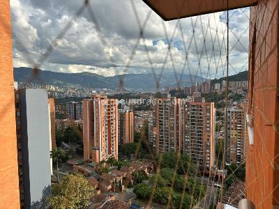 Apartamento de 3 alcobas en arriendo en Loma De Los Bernal, Medellín, 88 m² · foto 19 de 20