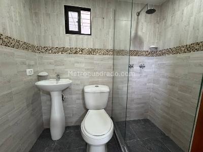 Apartamento de 3 alcobas en venta en El Diamante, Medellín, 86 m² · foto 13 de 20