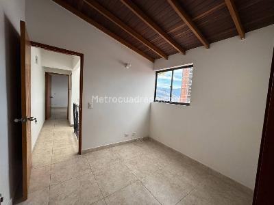 Apartamento de 3 alcobas en venta en El Diamante, Medellín, 86 m² · foto 16 de 20