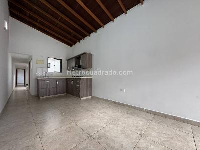 Apartamento de 3 alcobas en venta en El Diamante, Medellín, 86 m² · foto 3 de 20