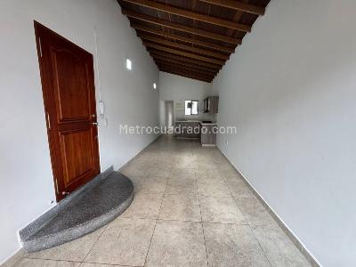 Apartamento de 3 alcobas en venta en El Diamante, Medellín, 86 m² · foto 4 de 20