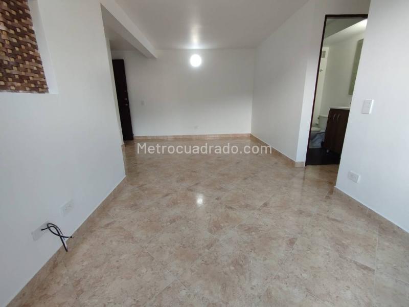 Comfortable 3-Bedroom Apartment in Niquia - 3