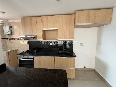 Apartamento de 3 alcobas en venta en Calasanz, Medellín, 70 m² · foto 3 de 20