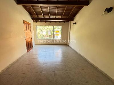 Casa de 3 alcobas en arriendo en Calasanz, Medellín, 140 m² · foto 4 de 17