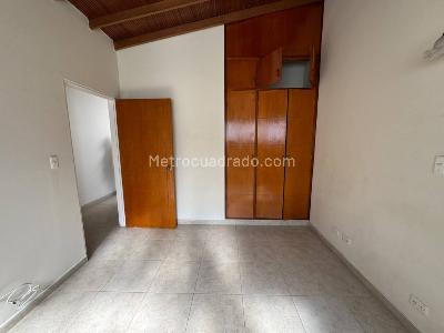 Casa de 3 alcobas en arriendo en Calasanz, Medellín, 140 m² · foto 6 de 17