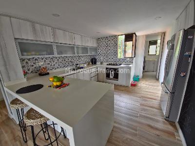 Apartamento de 4 alcobas en venta en La Abadia, Medellín, 250 m² · foto 2 de 18