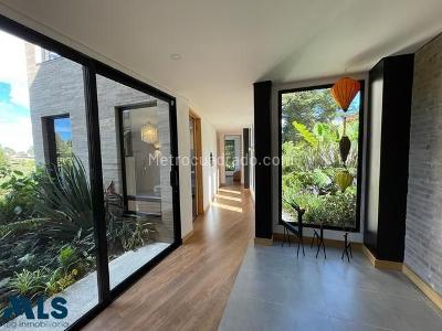 Casa de 5 alcobas en venta en Alto De Las Palmas, Envigado, 350 m² · foto 10 de 20