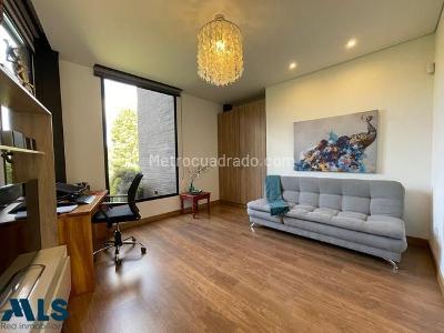 Casa de 5 alcobas en venta en Alto De Las Palmas, Envigado, 350 m² · foto 18 de 20