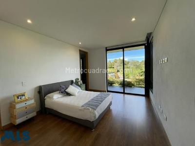 Casa de 5 alcobas en venta en Alto De Las Palmas, Envigado, 350 m² · foto 19 de 20