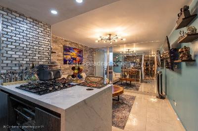 Apartaestudio en venta en Bombona Centro, Medellín, 45 m² · foto 3 de 8
