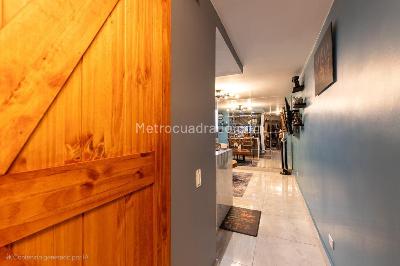 Apartaestudio en venta en Bombona Centro, Medellín, 45 m² · foto 6 de 8