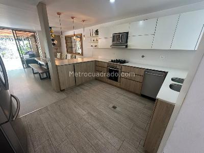 Casa de 4 alcobas en venta en Los Balsos, Medellín, 337 m² · foto 4 de 20