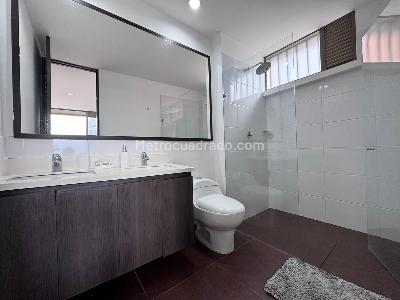 Apartamento en venta en Altos Del Poblado, Medellín · foto 14 de 20