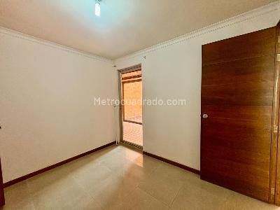 Apartamento en venta en Laureles, Medellín · foto 8 de 19